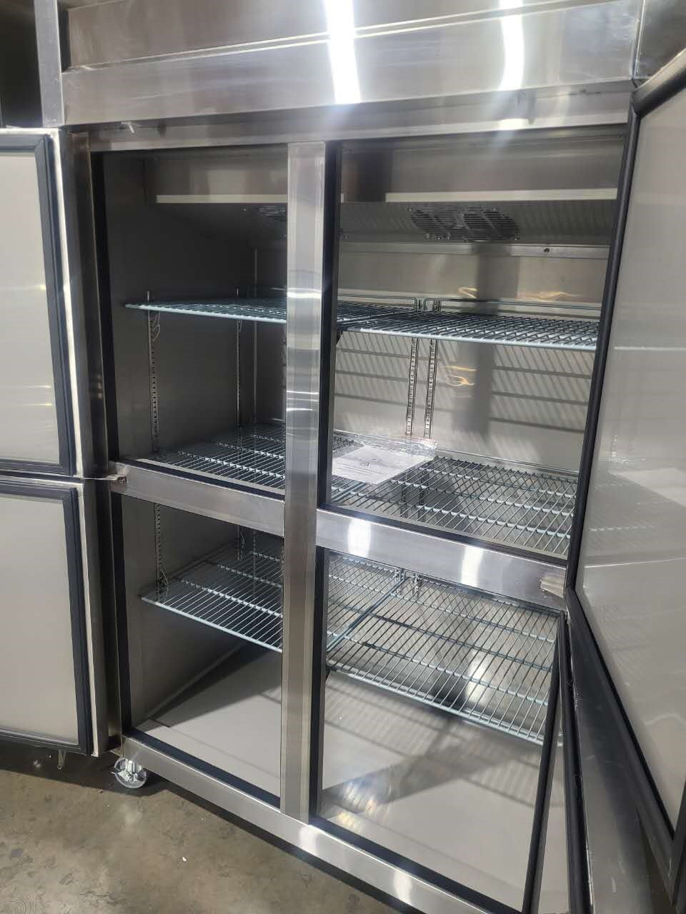 Chef AAA - SCD-880R, Commercial 4 Solid Door Reach-In Refrigerator 32cu.ft.